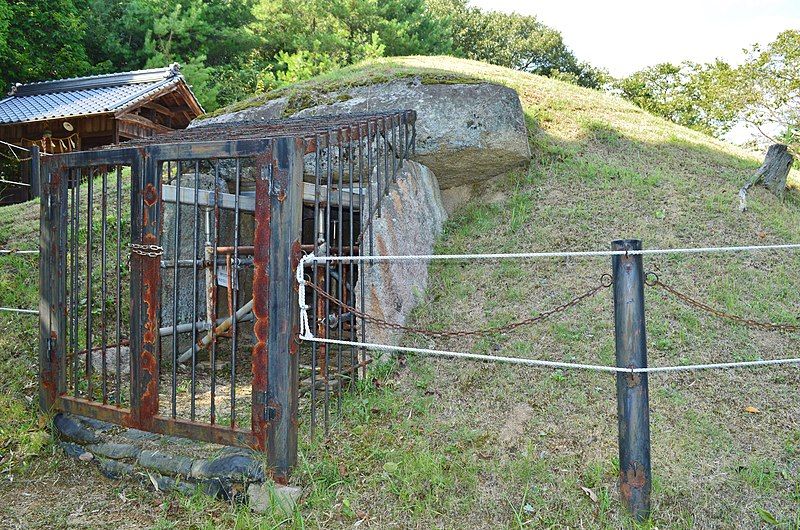 File:Inoko Kofun, entrance.jpg