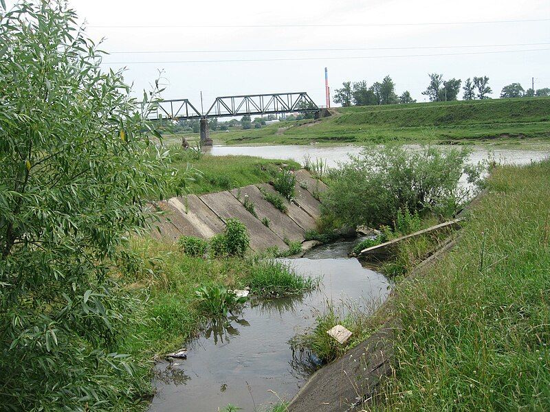 File:Mitocu River.jpg