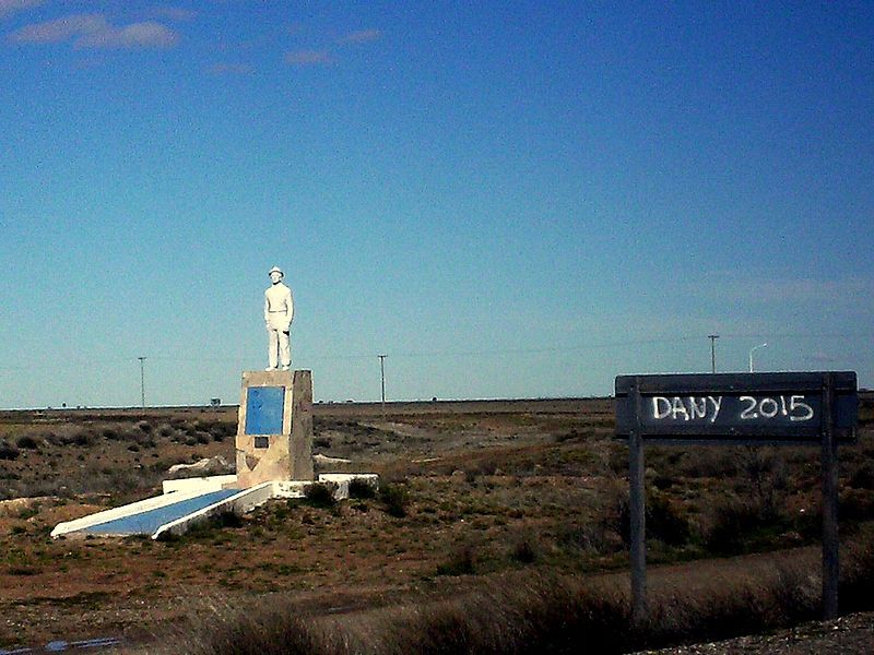 File:Monumento facon.JPG