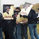 Neo-Nazis protest the Wehrmacht Exhibition.