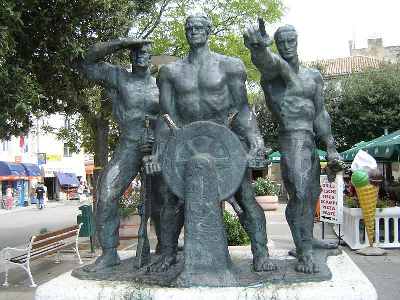 File:Senj statue.jpg