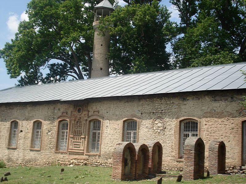 File:Sheki khan mescidi.jpg