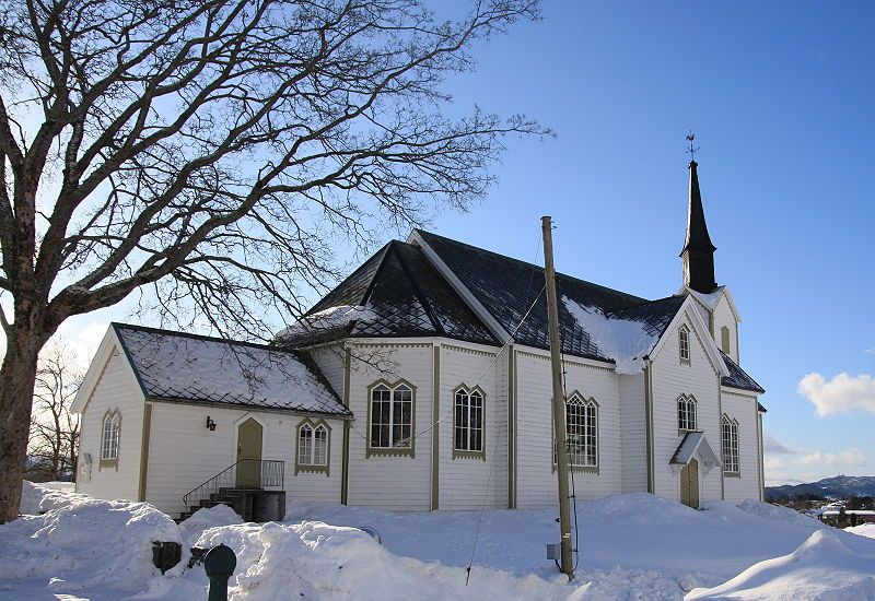 File:Skodje kirke.JPG