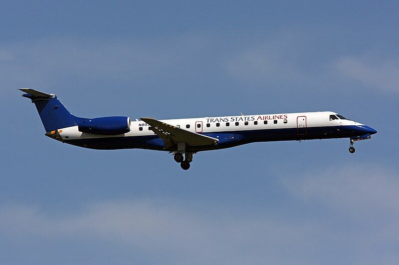 File:TSA ERJ145 N803HK.jpg