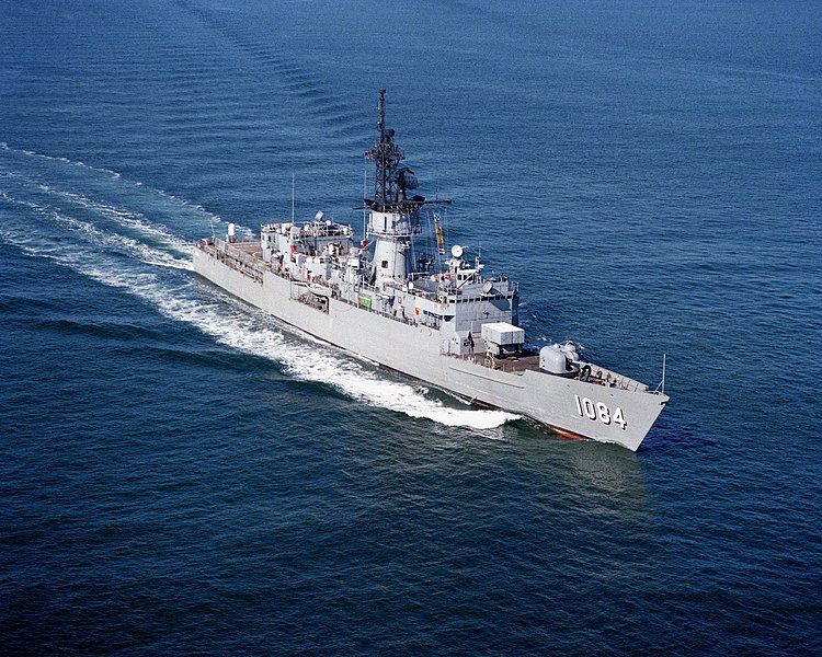 File:USS McCandless (FF-1084).jpg