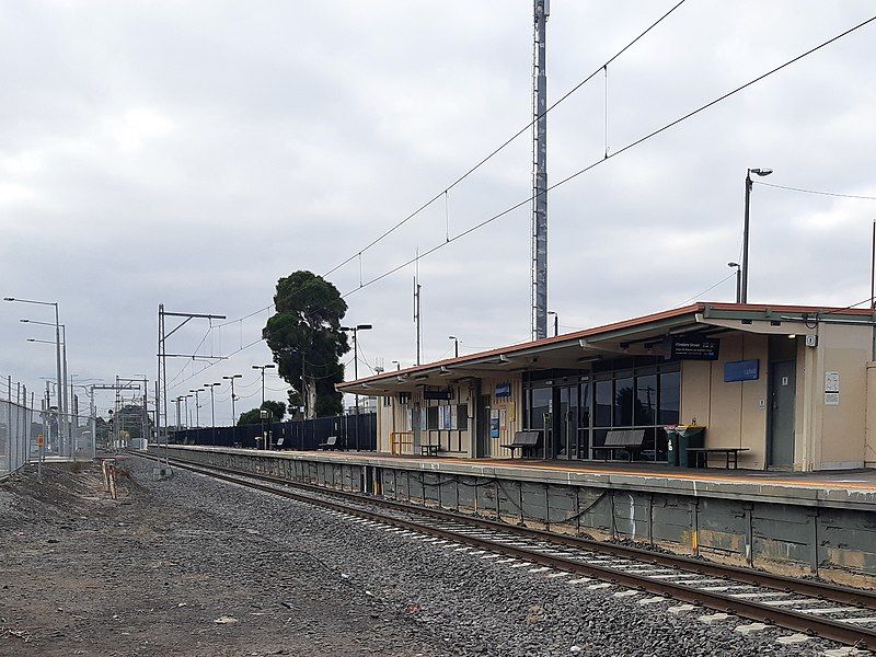 File:Upfield Station (1).jpg