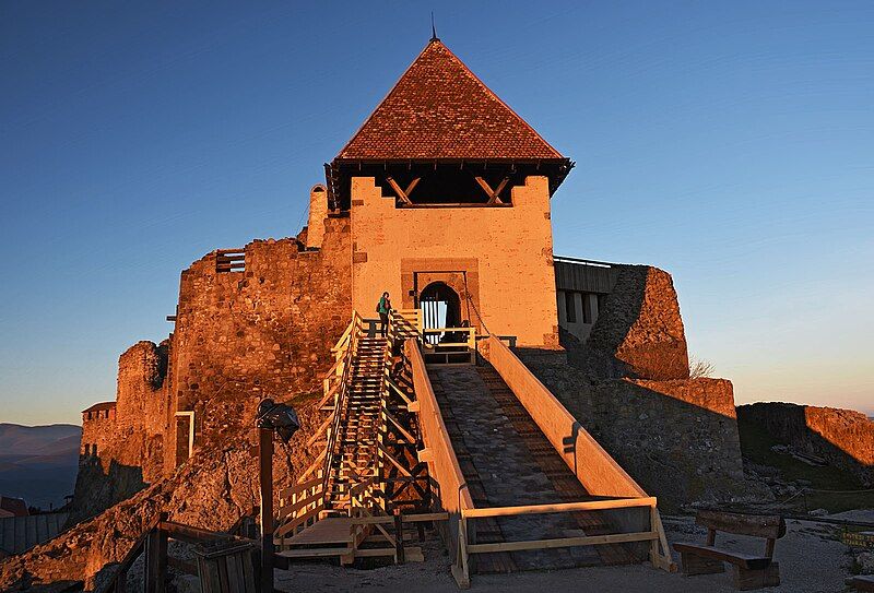 File:Visegrád castle.jpg