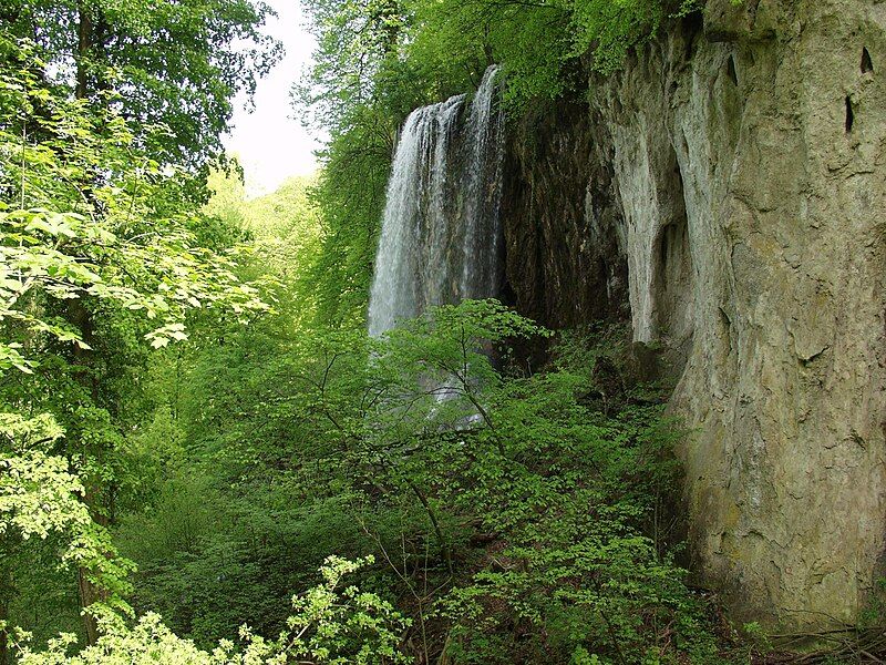 File:Waterfall papuk.jpg