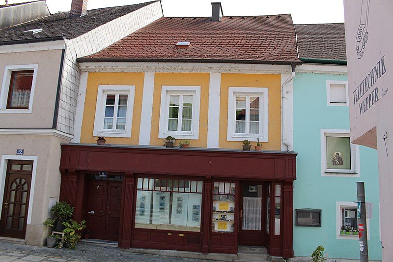 File:WienerStraße8Melk.JPG