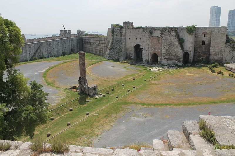 File:Yedikule Zindanları-1.JPG