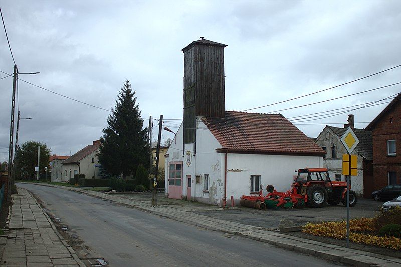 File:Łany, hasičská zbrojnice.jpg