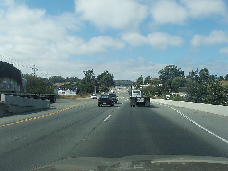 File:101 through Prunedale.JPG