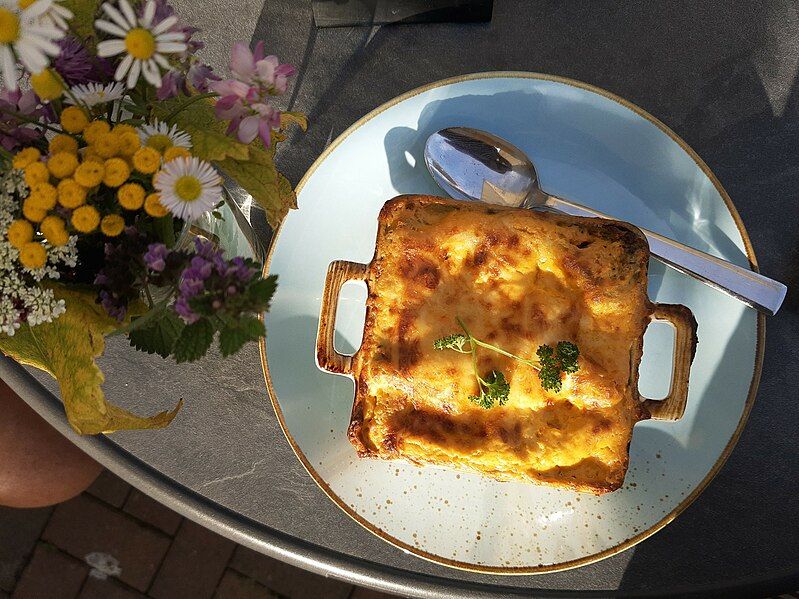 File:Baked cannelloni, Rauenthal.jpg