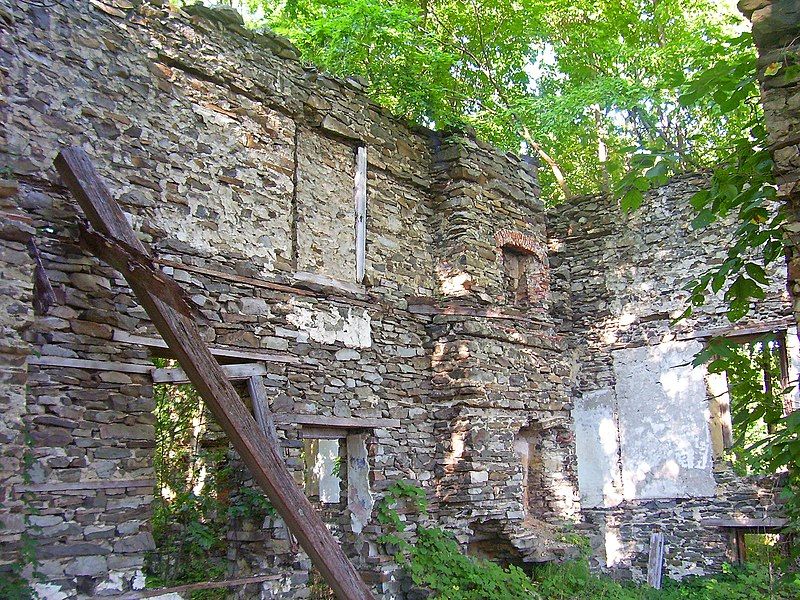 File:Colden Mansion Ruins.jpg