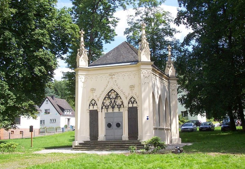 File:Dierdorf Mausoleum.jpg