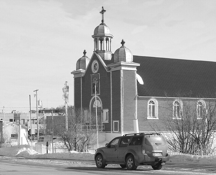 File:Eglise Ukrainienne.jpg