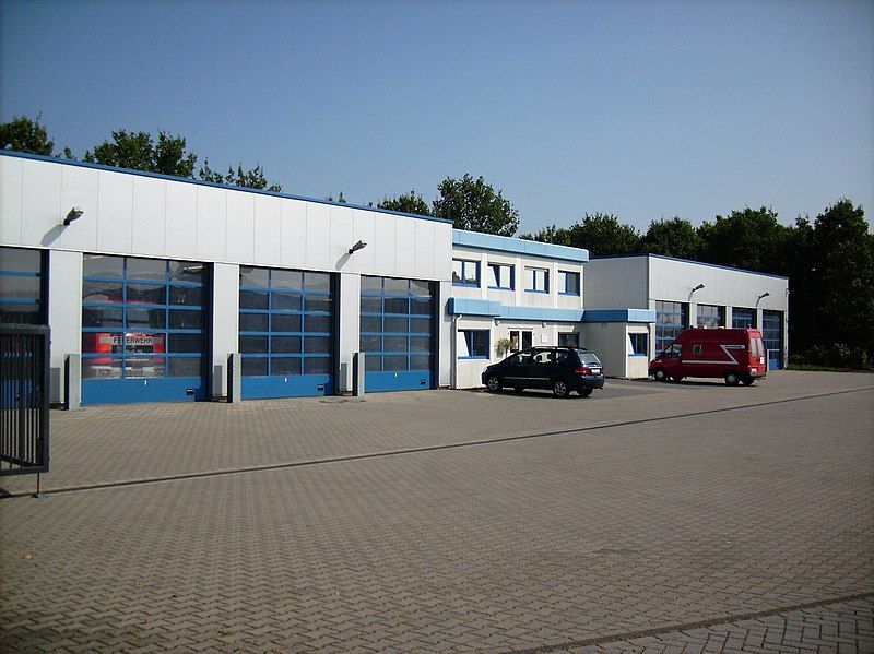 File:Feuerwache Ostheim.JPG