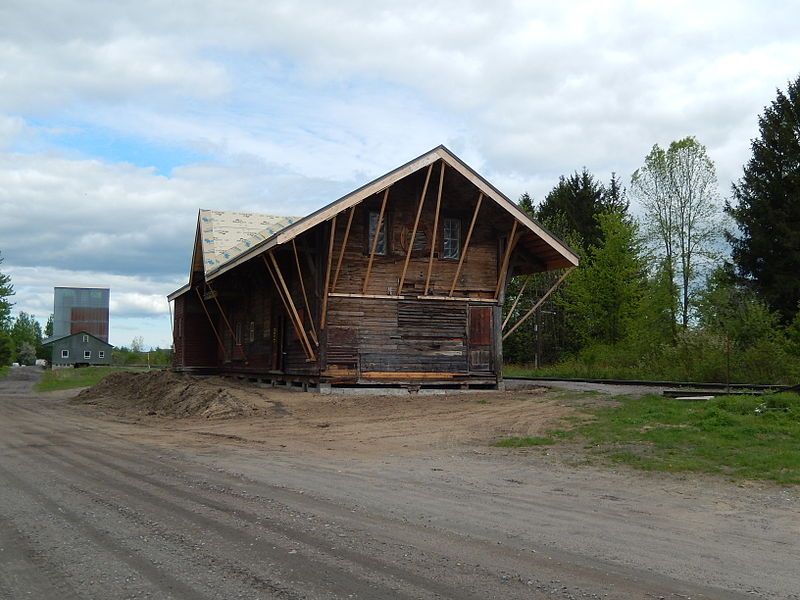 File:Gare de Sainte-Anne-de-la-Pérade.JPG