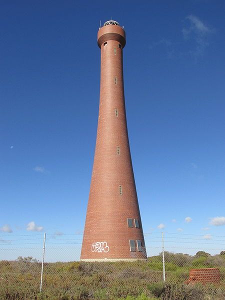 File:Guilderton Lighthouse 2.jpg