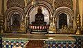 Hanumantal Bada Jain Mandir, Jabalpur, vedi with Kalachuri period, Mughal period and Maratha period images