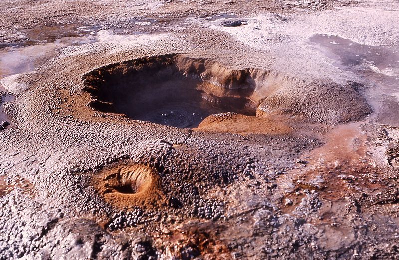 File:LittleGiantGeyserVent-Shoshone Geyser Basin.jpg