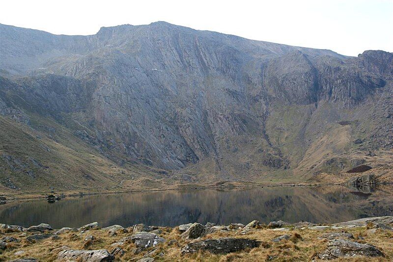 File:Llyn Idwal.JPG