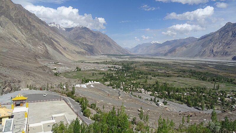 File:Nubra valley, Ladakh.jpg