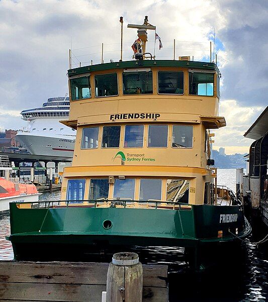 File:Sydney-ferry-Friendship-at-Circular-Quay.jpg