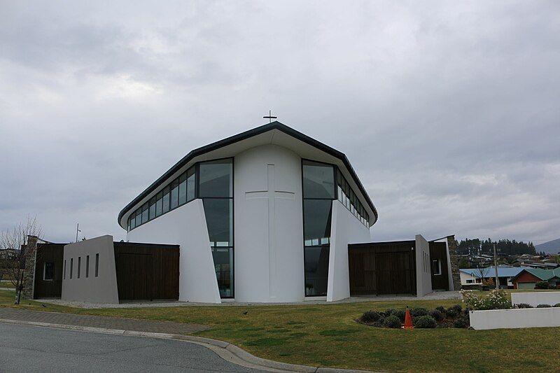 File:Wanaka Catholic Church.jpg