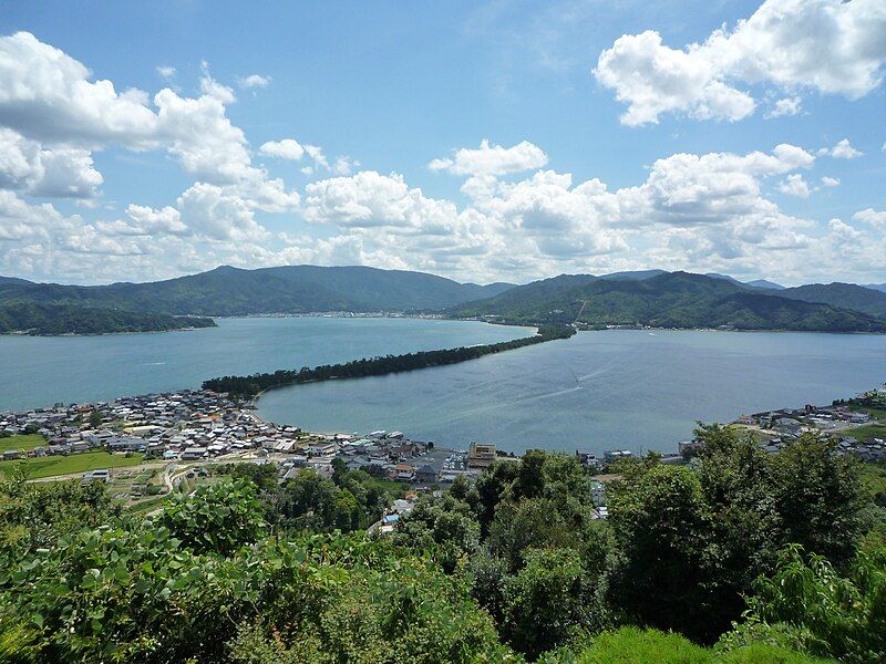 File:Amanohashidate 2008-8-13.jpg