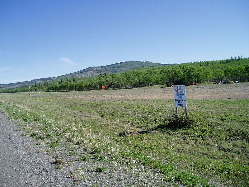 File:BraeburnAirport.JPG