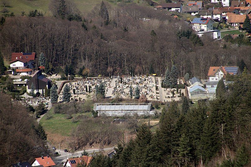 File:Buehlertal-vom Wiedenfelsen-16-Obertal-Friedhof-2021-gje.jpg