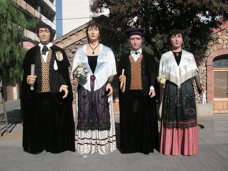 File:Gegants MolinsdeRei.jpg