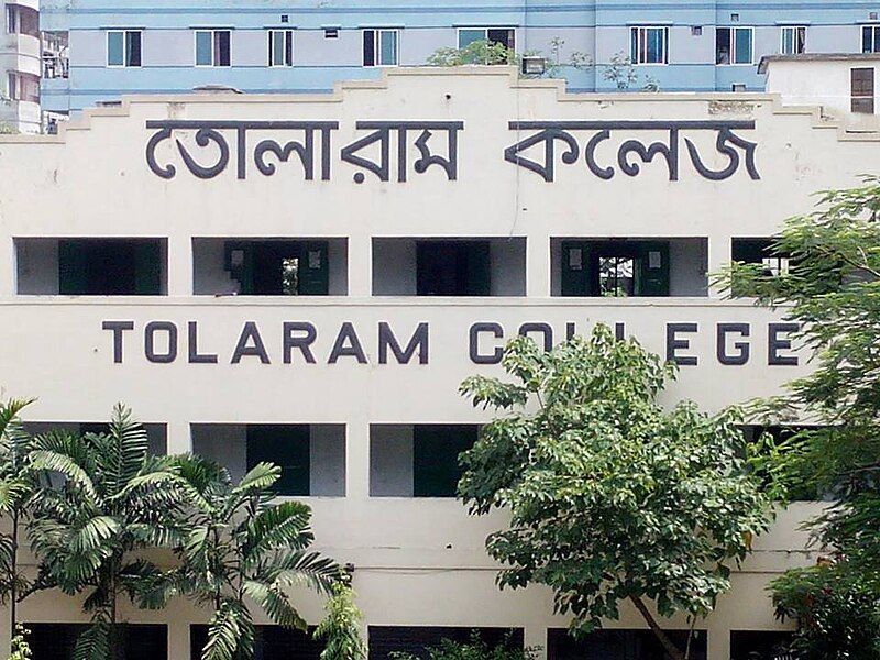 File:Govt. Tolaram College.jpg