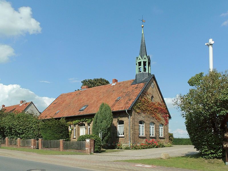 File:Gross Sisbeck Schule.JPG