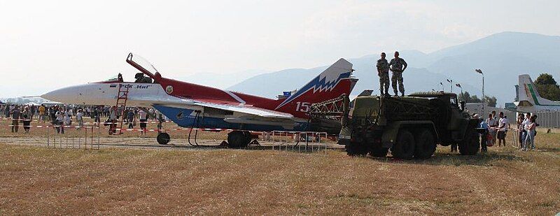 File:Mig-29 refueling.jpg