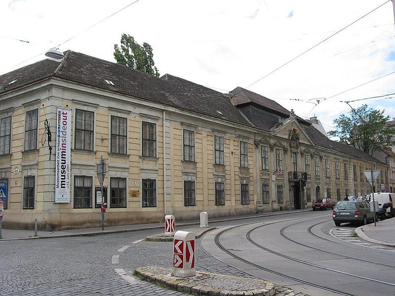 File:PalaisSchoenborn070909.jpg