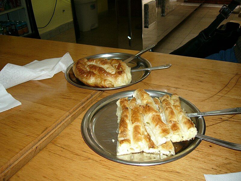 File:Pita burek.JPG