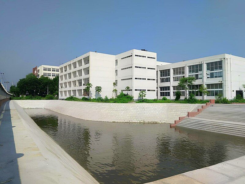 File:SMMAMC Campus 09.jpg