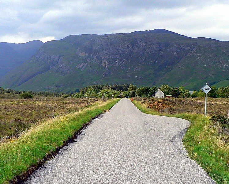 File:Scotland Kinlochewe SingleTrackRoad.jpg