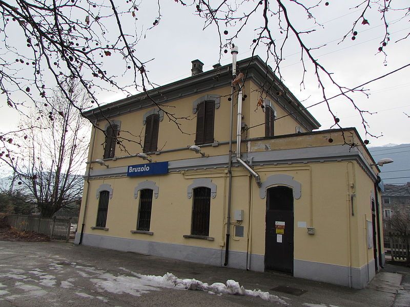 File:Stazione Bruzolo.JPG