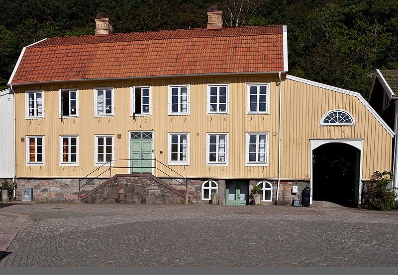 File:Strandska huset.JPG