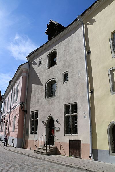 File:Tallinna Linnaarhiiv paremalt.jpg