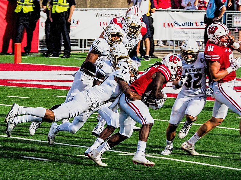 File:UW vs Akron.jpg