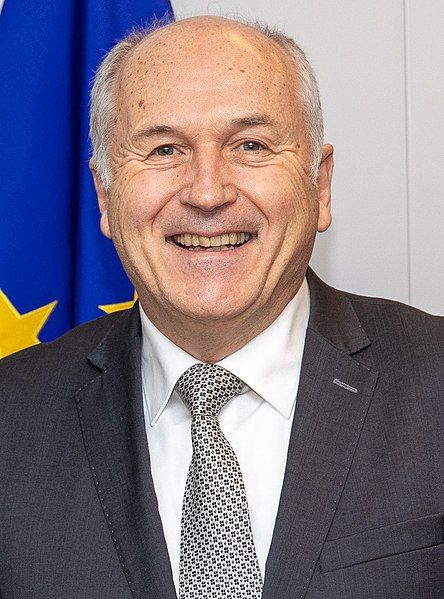 File:Valentin Inzko 2020.jpg