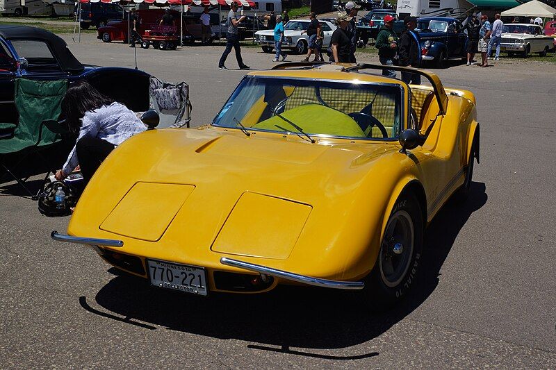 File:Yellow Bradley GT.jpg