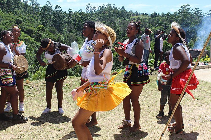 File:'indlamu' traditional dance.jpg