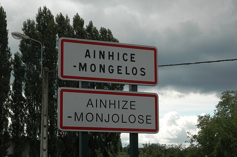 File:Ainhice-Mongelos panneau.jpg