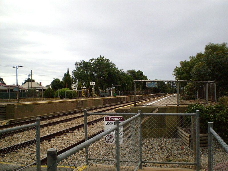 File:CheltenhamRacecourseRailwayStationAdelaide.jpg