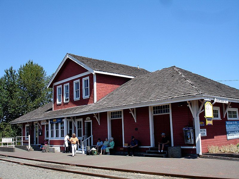 File:Courtenay Train Station.jpg